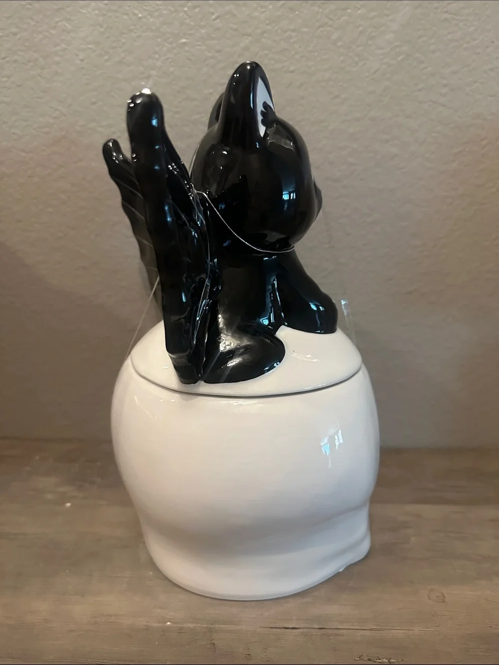 10 Strawberry Street Cat Bat Sitting On A Skull Cookie Jar/Canister